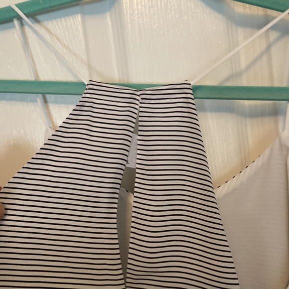 Express halter keyhole back tank top - Picture 3 of 6